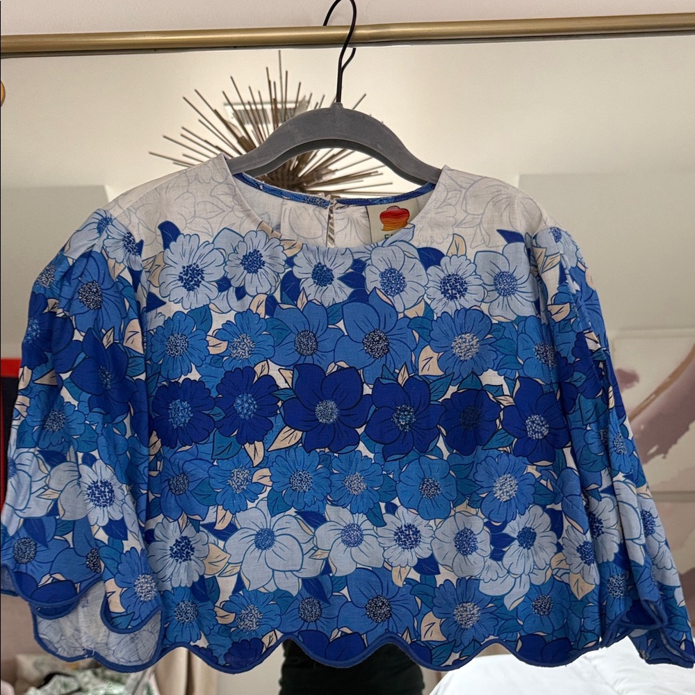 Farm Rio
Flower Stripes Crop Top
Size Small
Blue/white